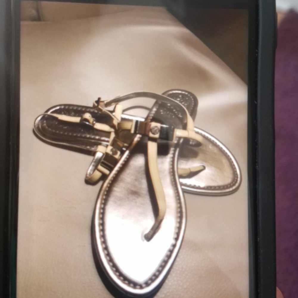 Vince Camuto white thong sandals